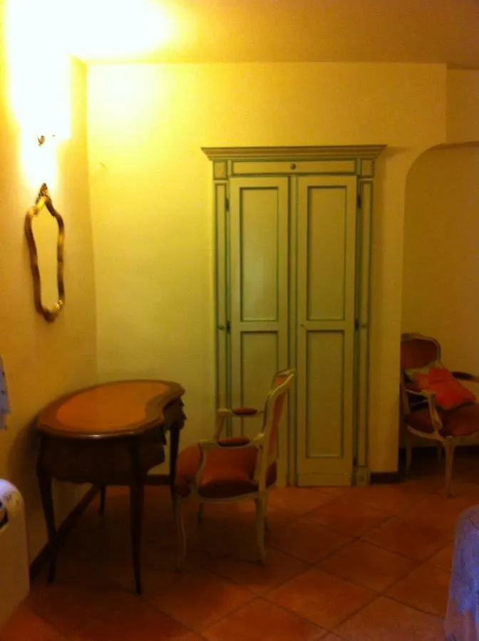 Leoni Apartment Florence 0*,  Italy